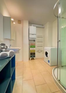 Rooftop Apartment for 6, Air Conditioning, Rooftop Terrace, Metro U3 - 6