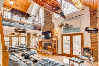 Riverfront Lake Lure Lodge with Deck on 13 Acres - Lake Lure - 0