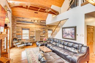 Riverfront Lake Lure Lodge with Deck on 13 Acres - Lake Lure - 6