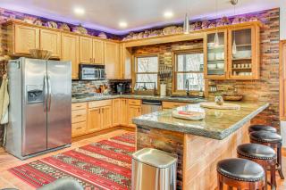 Riverfront Lake Lure Lodge with Deck on 13 Acres - Lake Lure - 4