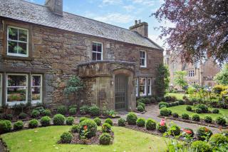 Cathedral House - 9