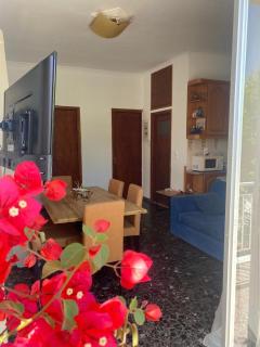 Cosy spot near the beach only 45 min from Athens - 6
