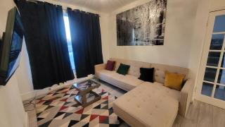 Garland Spacious 4 Bedroom House With Garden And Parking - Londra - 0