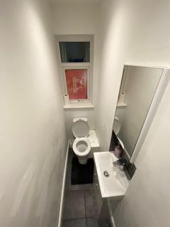 Charming 3-Bed Apartment in London - Hendon - 9