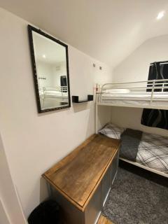 Charming 3-Bed Apartment in London - Hendon - 7