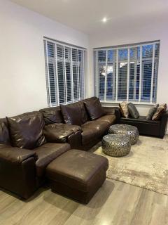 Charming 3-Bed Apartment in London - Hendon - 4