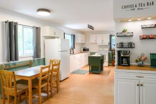 Cozy Cabin in the Forest w BBQ Firepit and More - Carleton Place - 8