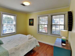 CB Sunshine Cottage - Carolina Beach - 3