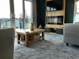 Holiday Home with a Hot tub - St Austell - 0
