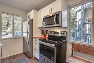 1 Mi to Ski Lifts and Main St Breck Retreat - Breckenridge - 2
