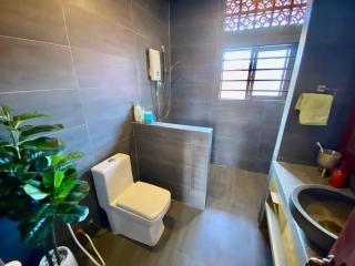 Modern 2-bedroom townhouse with rooftop terrace - 1