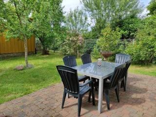 Bungalow mit Terrasse und Spielplatz in Ostseenähe - Wobbelkow - 3