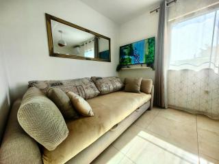Apartments Lea with pool 2 - Malinska - 9