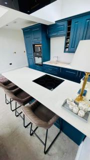 Grass Court Terrace - walking distance from Wimbledon Championships - London - 1