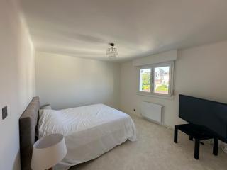 Appartement spacieux plein centre, 6 personnes, 3 chambres, 3 Salles de bain, superbe vue Château - Épinal - 1