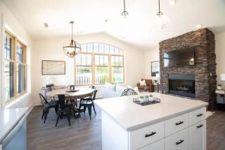 Franklin on Main - 9