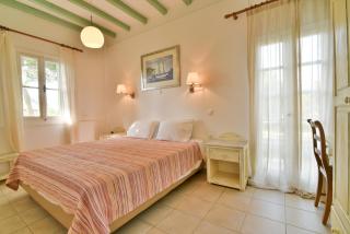 Golden Beach Studios & Suites - 9
