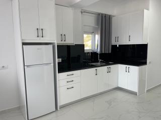 White House Dami - Saranda - 2