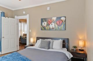 3 bedroom *Downtown* with Firepit - 6