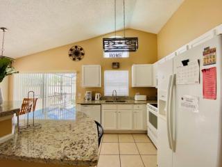Southern Dunes Poolside Escape - Haines City - 4