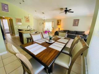 Magic Poolside Retreat - Haines City - 2