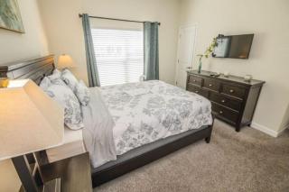 Just 5 Miles to Disney - Pool - Lake Views - Kissimmee - 4
