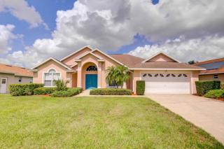 Dreamy Poolside Getaway - 9