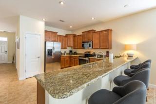 7 Bed Sophisticated Champions Gate Pool Home - Davenport - 2