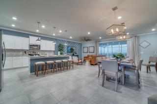 Living Large on Lelani - 9