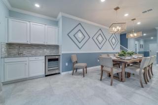 Living Large on Lelani - 4