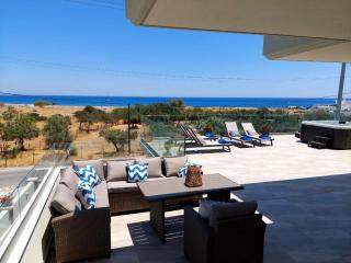 Alexa Luxury Suites - Afantou - 3