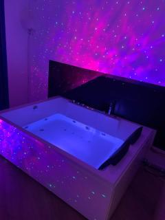 Paris La Défense - Santorin Apartment with jacuzzi - 0