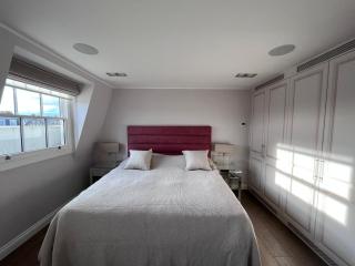 Lovely 6 Bedroom House - 2
