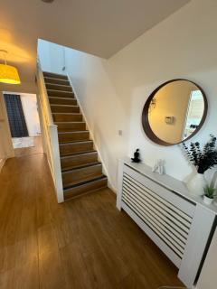 NEW Modern Townhouse Holiday Home Free Parking - Manchester - 8