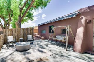 Historic Millicent Rogers Guest House with Hot Tub - Taos - 0