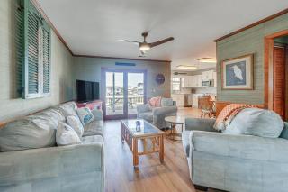 Canal-Front Home with Deck Walk to Holden Beach! - Supply - 8