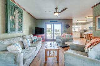 Canal-Front Home with Deck Walk to Holden Beach! - Supply - 5