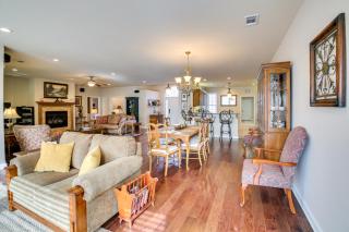 Pet-Friendly Hot Springs Village Townhome with Patio - Owensville - 1