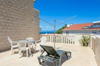 Apartments with a parking space Supetar, Brac - 5670 - Supetar - 2