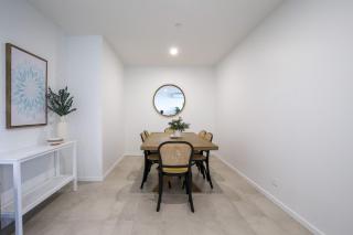 Stunning 3-Bed Unit with Bayside Views - Batemans Bay - 4