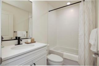 New Intown Waterfront Townhome wPool & Location - Cambridge - 3
