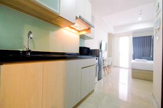 Simply Modern Studio Menteng Park Apartment By Travelio - Jacarta - 8