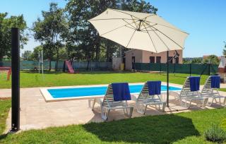 Stunning Home In Medulin With Wifi - 1