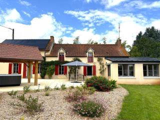Gîte authentique avec spa, tennis et jardin paysager – Draps et ménage inclus, calme campagnard. - FR-1-489-540 - Chazemais - 9