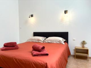 Gîte authentique avec spa, tennis et jardin paysager – Draps et ménage inclus, calme campagnard. - FR-1-489-540 - Chazemais - 3