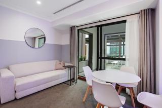 Cozy Studio Retreat in the City - 5
