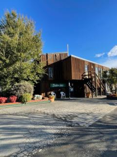Cedar Chalets and Barkers Lodge - Methven - 9