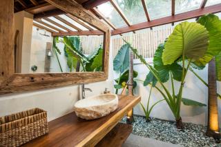 Villa Waterlily by Villa Finder - Badung - 1