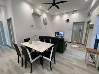 Jk KingCentreHotel A1 9pax 8 Beds 3BedR 3BathR - 0