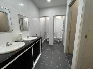 Jk KingCentreHotel A1 9pax 8 Beds 3BedR 3BathR - Kuching - 1